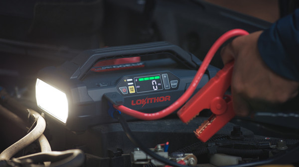 無線充氣泵汽車應急啟動電源