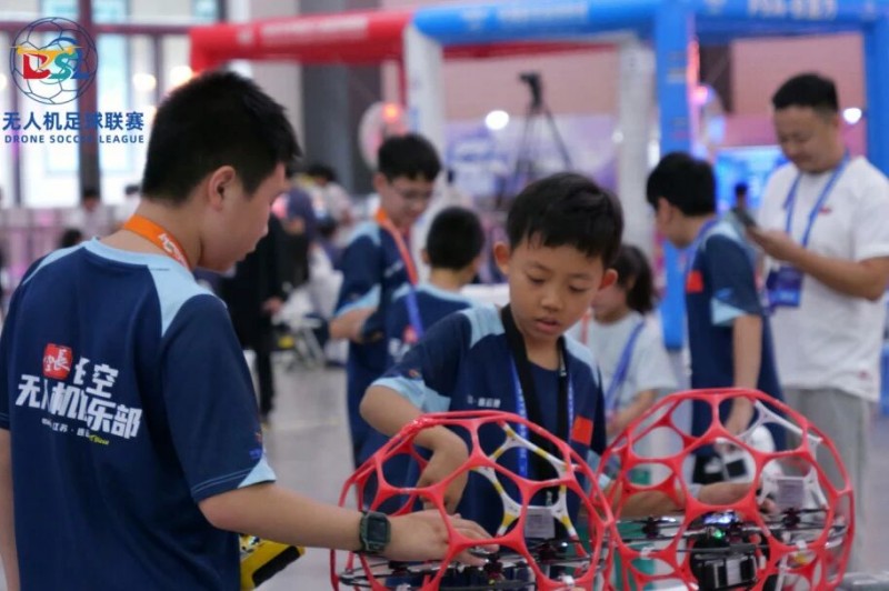 中國無人機足球聯賽貴陽精彩瞬間 中國無人機足球聯賽貴陽精彩瞬間