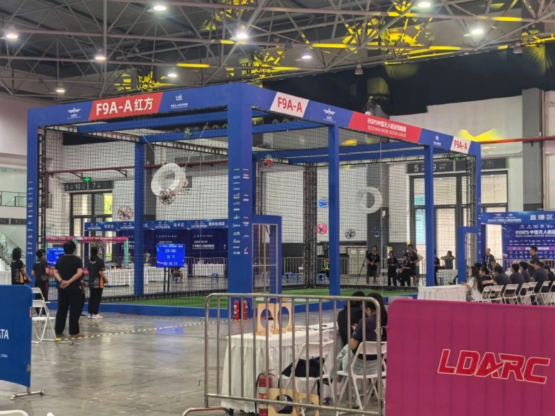 中國無人機足球聯賽貴陽精彩瞬間 中國無人機足球聯賽貴陽精彩瞬間